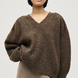 Babaa V-Neck Sweater